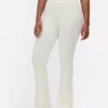 Butterweiche Leggings mit ausgestelltem Bein Butterweiche Leggings mit ausgestelltem Bein