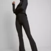 Butterweiche Leggings mit ausgestelltem Bein Butterweiche Leggings mit ausgestelltem Bein