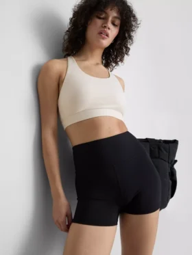 Butterweiches, trägerloses Crop-Top