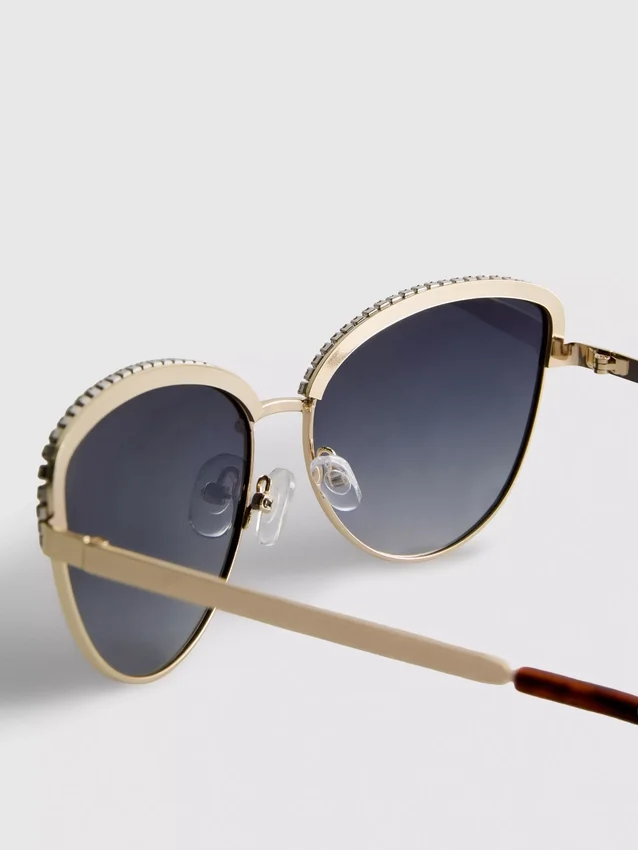 Cat-Eye-Sonnenbrille mit Strasssteinen Cat-Eye-Sonnenbrille mit Strasssteinen