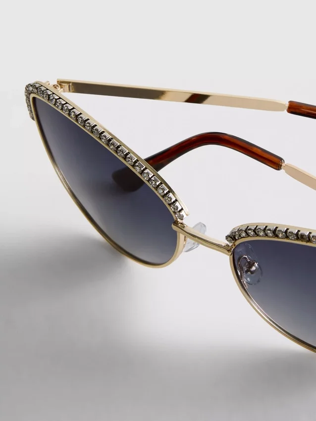 Cat-Eye-Sonnenbrille mit Strasssteinen Cat-Eye-Sonnenbrille mit Strasssteinen