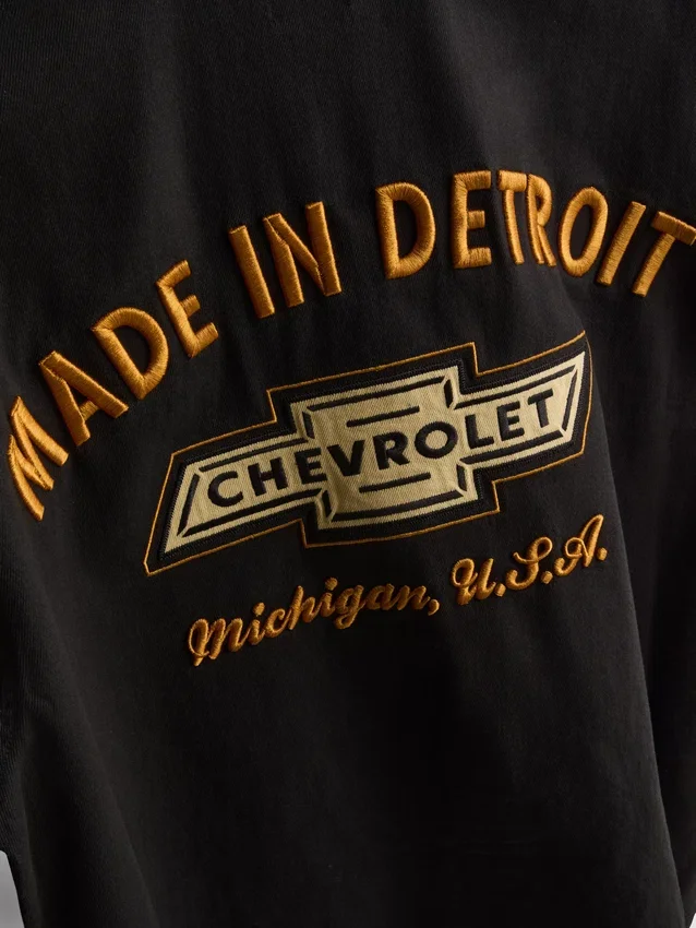 Chevrolet-Hemd mit Revere-Kragen Chevrolet-Hemd mit Revere-Kragen