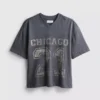Chicago-Grafik-Hemd mit V-Ausschnitt Chicago-Grafik-Hemd mit V-Ausschnitt