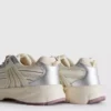 Chunky-Sneaker mit Knebelverschluss