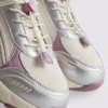 Chunky-Sneaker mit Knebelverschluss