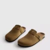 Clogs mit Schnallenriemen