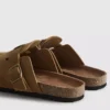 Clogs mit Schnallenriemen