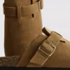 Clogs mit Schnallenriemen