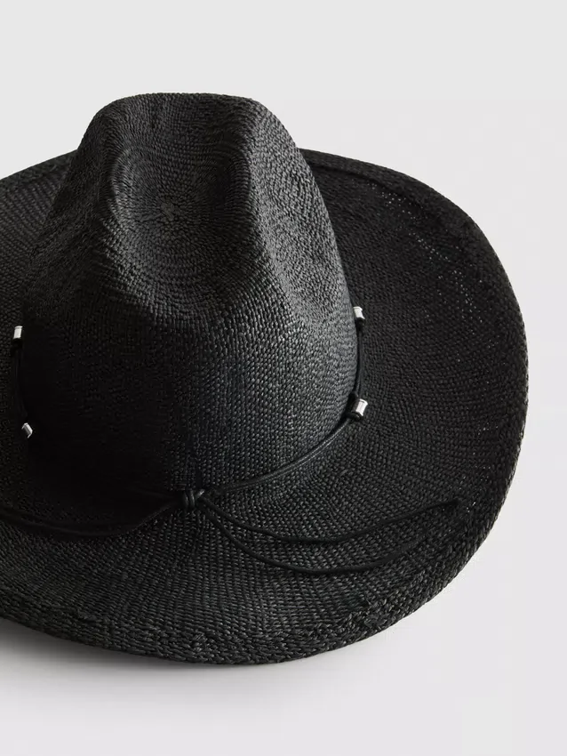 Cowboyhut aus Stroh mit Besatz Cowboyhut aus Stroh mit Besatz