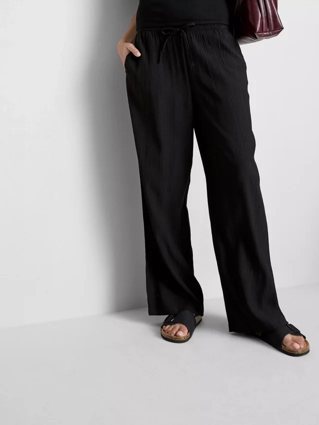 Crinkle-Hose mit weitem Bein Crinkle-Hose mit weitem Bein