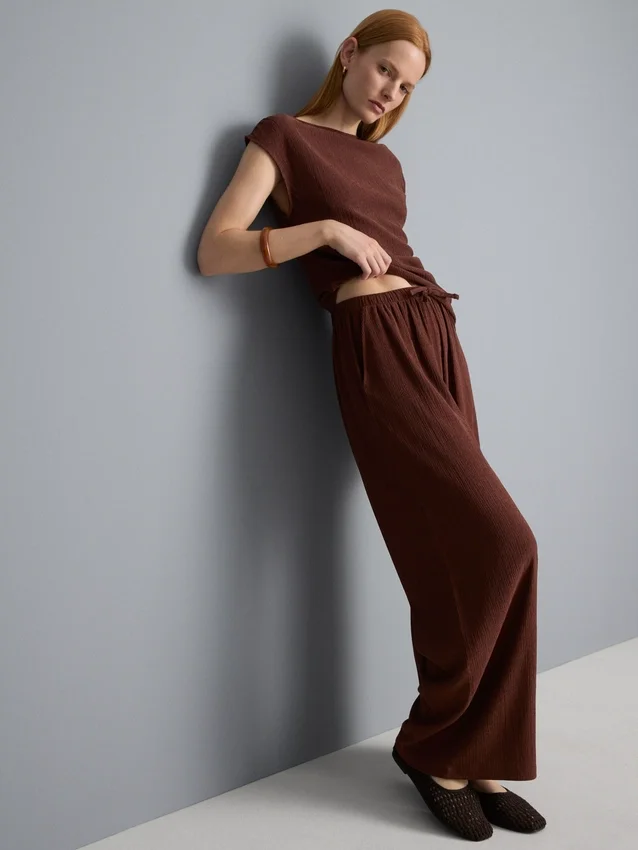 Crinkle-Hose mit weitem Bein Crinkle-Hose mit weitem Bein