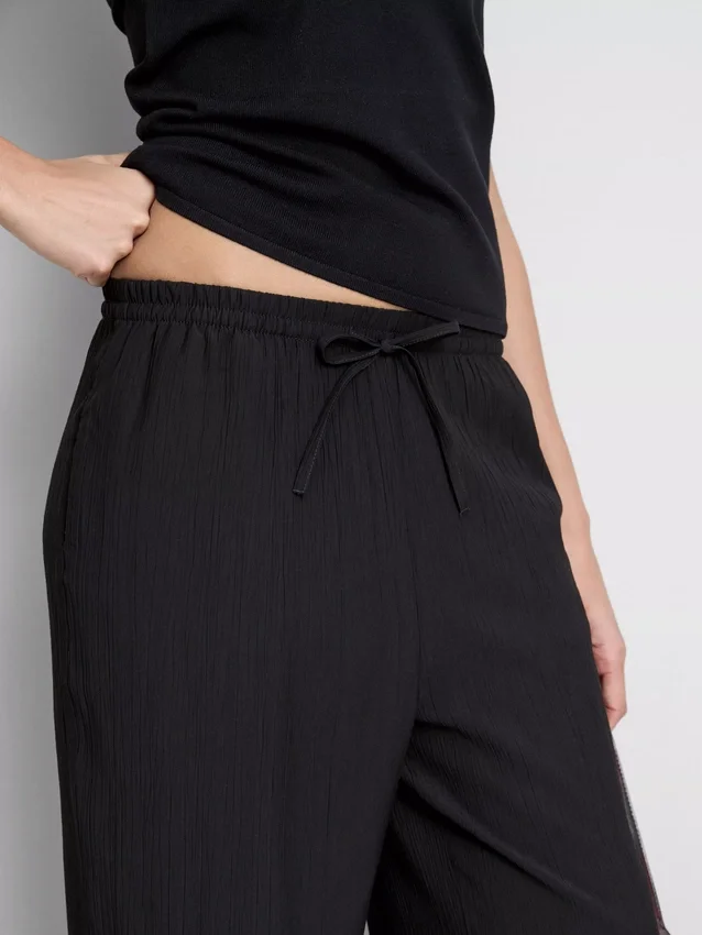 Crinkle-Hose mit weitem Bein Crinkle-Hose mit weitem Bein
