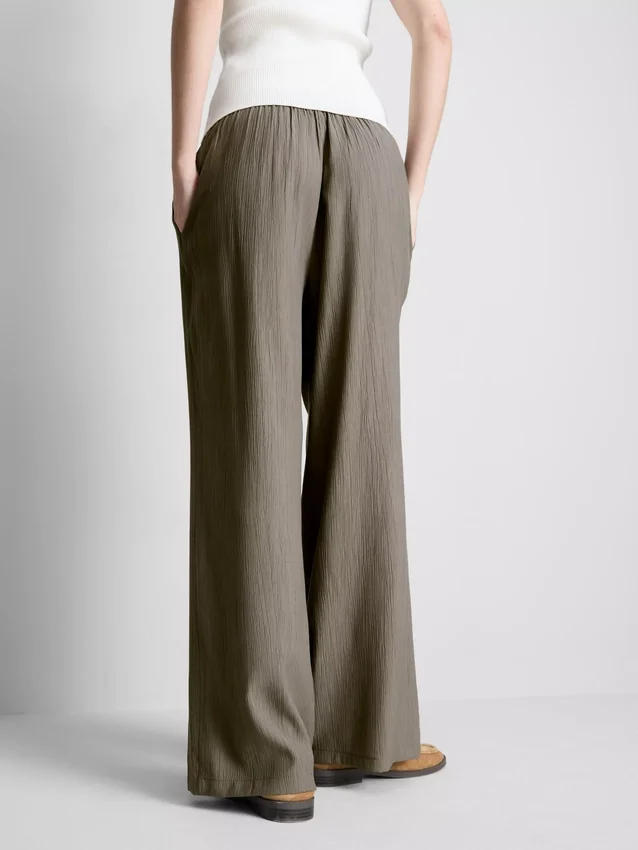 Crinkle-Hose mit weitem Bein Crinkle-Hose mit weitem Bein