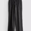 Crinkle-Hose mit weitem Bein Crinkle-Hose mit weitem Bein