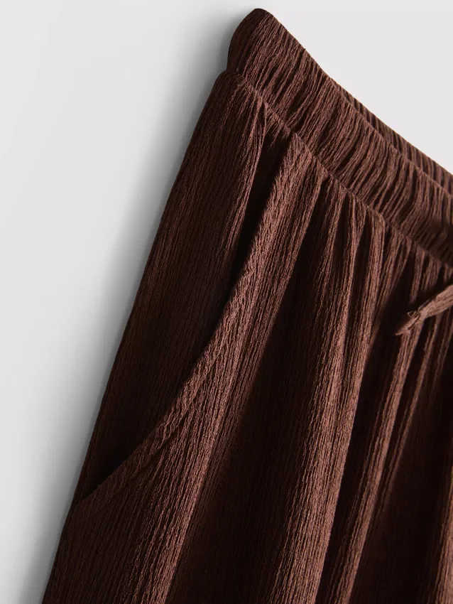 Crinkle-Hose mit weitem Bein Crinkle-Hose mit weitem Bein
