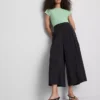 Culotte-Hose mit mittlerer Leibhöhe und weitem Bein Culotte-Hose mit mittlerer Leibhöhe und weitem Bein