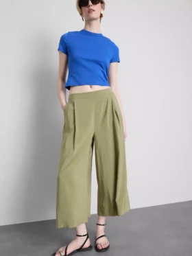 Culotte-Hose mit mittlerer Leibhöhe und weitem Bein