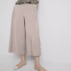 Culotte-Hose mit mittlerer Leibhöhe und weitem Bein Culotte-Hose mit mittlerer Leibhöhe und weitem Bein