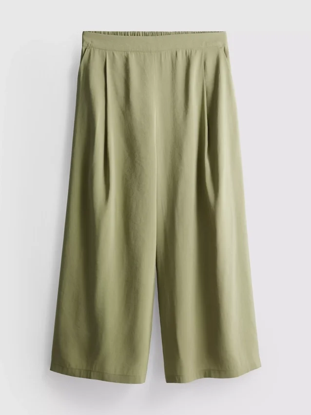 Culotte-Hose mit mittlerer Leibhöhe und weitem Bein Culotte-Hose mit mittlerer Leibhöhe und weitem Bein