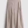 Culotte-Hose mit mittlerer Leibhöhe und weitem Bein Culotte-Hose mit mittlerer Leibhöhe und weitem Bein