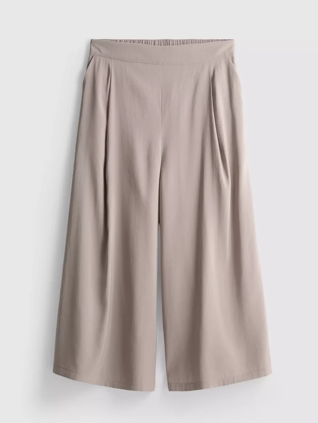 Culotte-Hose mit mittlerer Leibhöhe und weitem Bein Culotte-Hose mit mittlerer Leibhöhe und weitem Bein