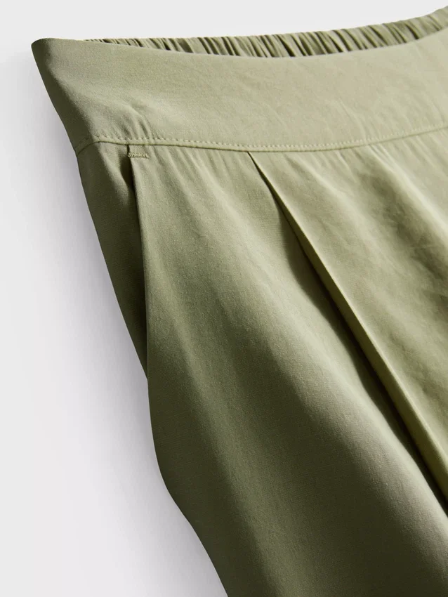 Culotte-Hose mit mittlerer Leibhöhe und weitem Bein Culotte-Hose mit mittlerer Leibhöhe und weitem Bein