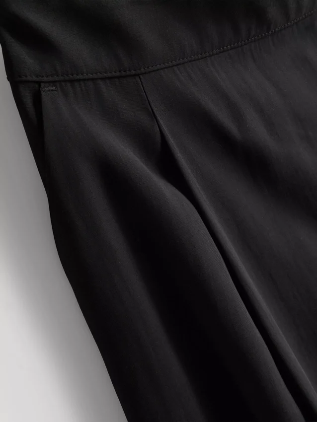 Culotte-Hose mit mittlerer Leibhöhe und weitem Bein Culotte-Hose mit mittlerer Leibhöhe und weitem Bein
