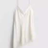 Das asymmetrische Slip-Kleid aus Satin-Spitze von The Edit Das asymmetrische Slip-Kleid aus Satin-Spitze von The Edit