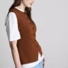 Das gestrickte Tanktop mit Knopfleiste von „The Edit“ Das gestrickte Tanktop mit Knopfleiste von „The Edit“