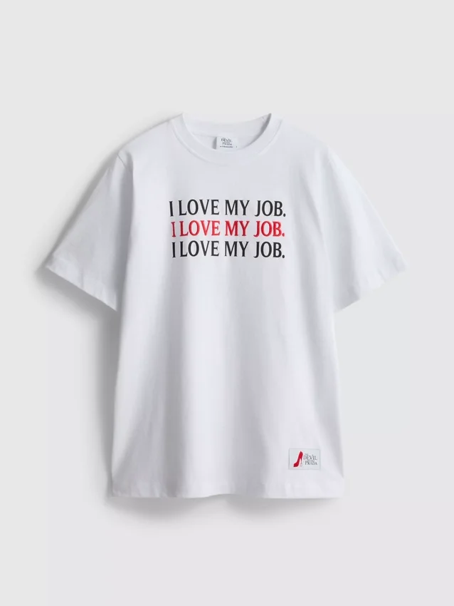 „Der Teufel trägt Prada“ – Baumwoll-T-Shirt mit Aufdruck „Der Teufel trägt Prada“ – Baumwoll-T-Shirt mit Aufdruck
