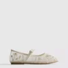 Die bestickten Flachen Schuhe von The Edit