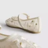 Die bestickten Flachen Schuhe von The Edit