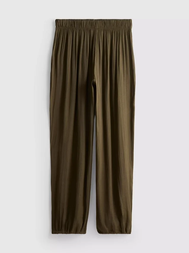 Die Satin-Hose mit Umschlag von The Edit Die Satin-Hose mit Umschlag von The Edit