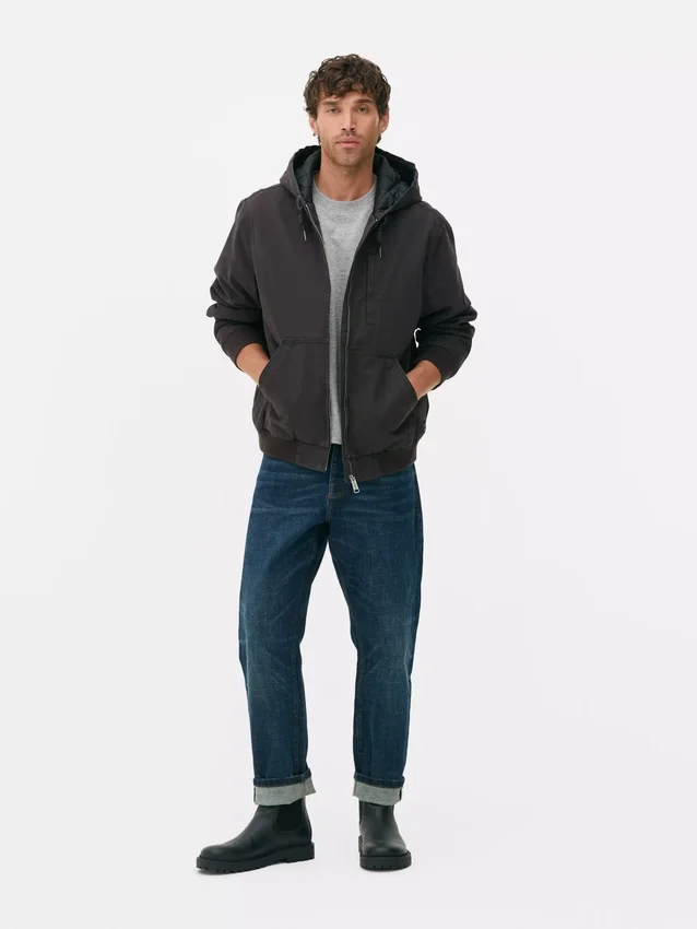 Die „Stronghold Canvas“-Kapuzenjacke Die „Stronghold Canvas“-Kapuzenjacke