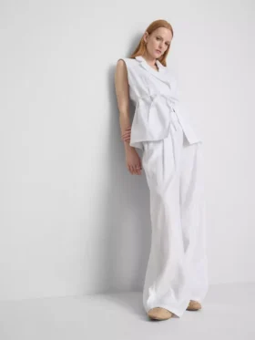 Die „The Edit“-Plissee-Leinenhose mit weitem Bein