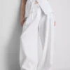 Die „The Edit“-Plissee-Leinenhose mit weitem Bein Die „The Edit“-Plissee-Leinenhose mit weitem Bein
