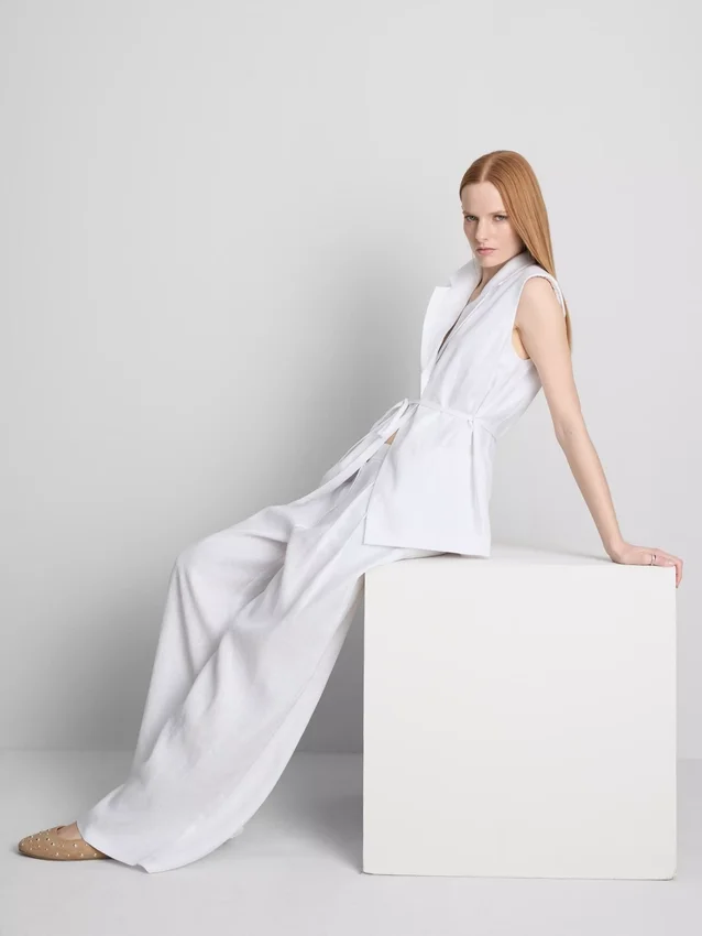 Die „The Edit“-Plissee-Leinenhose mit weitem Bein Die „The Edit“-Plissee-Leinenhose mit weitem Bein