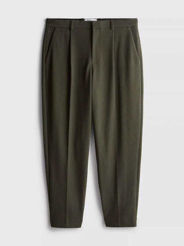 Die „The Edit“-Plisseehose Die „The Edit“-Plisseehose