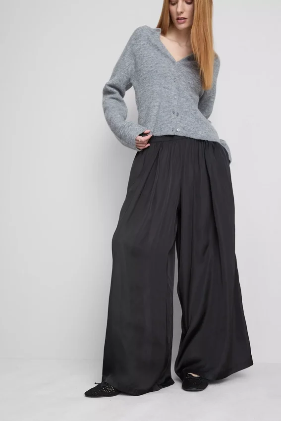 Die „The Edit“ Satin-Hose mit weitem Bein Die „The Edit“ Satin-Hose mit weitem Bein