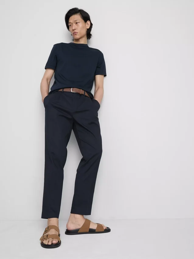Die „The Edit“ Slim-Fit-Hose mit Pfirsichstruktur Die „The Edit“ Slim-Fit-Hose mit Pfirsichstruktur