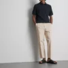 Die „The Edit“ Slim-Fit-Hose mit Pfirsichstruktur Die „The Edit“ Slim-Fit-Hose mit Pfirsichstruktur