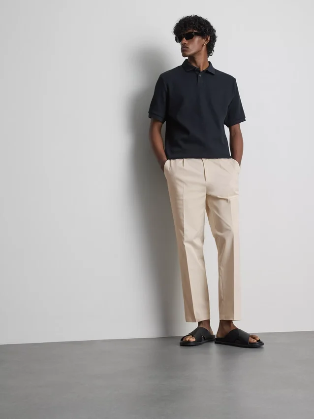 Die „The Edit“ Slim-Fit-Hose mit Pfirsichstruktur Die „The Edit“ Slim-Fit-Hose mit Pfirsichstruktur