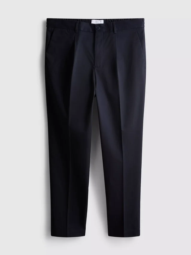 Die „The Edit“ Slim-Fit-Hose mit Pfirsichstruktur Die „The Edit“ Slim-Fit-Hose mit Pfirsichstruktur