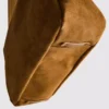 Die „The Edit“-Umhängetasche aus Wildleder mit Umschlag Die „The Edit“-Umhängetasche aus Wildleder mit Umschlag