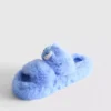 Disneys flauschige Hausschuhe mit zwei Riemen und Stitch-Motiv Disneys flauschige Hausschuhe mit zwei Riemen und Stitch-Motiv