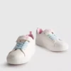 Disneys Stitch-Sneaker mit niedrigem Schaft
