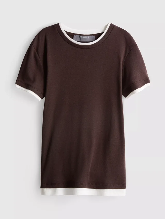 Doppellagiges T-Shirt mit Rundhalsausschnitt Doppellagiges T-Shirt mit Rundhalsausschnitt