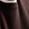 Doppellagiges T-Shirt mit Rundhalsausschnitt Doppellagiges T-Shirt mit Rundhalsausschnitt