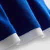 Doppellagiges T-Shirt mit Rundhalsausschnitt Doppellagiges T-Shirt mit Rundhalsausschnitt