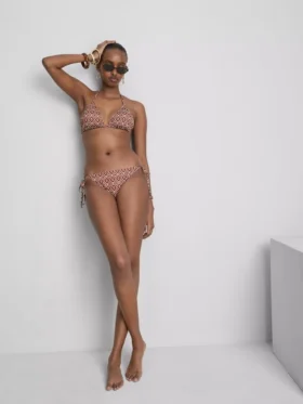 Dreieck-Bikini-Set mit seitlichen Bändern